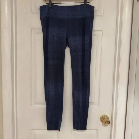 Athleta Icy Chaturanga Tights in Deep Indigo - Picture 2 of 9